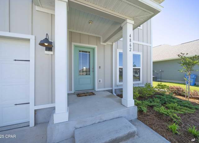Property at 4862 Sweetspire Dr, Panama City, FL 32404, 5 beds, 3 baths