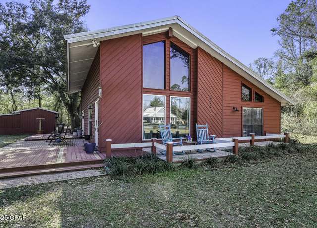 Property at 377 W Lakeview Dr, Wewahitchka, FL 32465, 2 beds, 2 baths