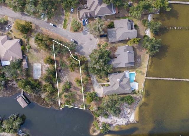 Property at 201 Harbour Pointe Dr, Lynn Haven, FL 32444