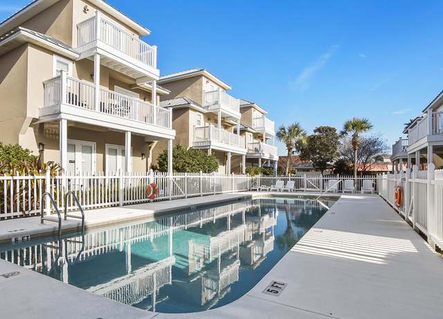 Property at 7822 Thomas Dr, Panama City Beach, FL 32408, 3 beds, 2.5 baths