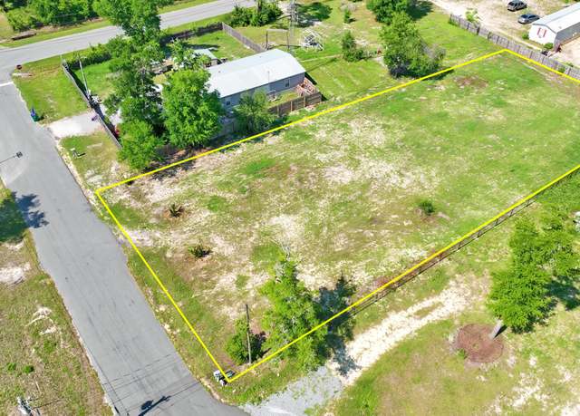 Property at 103 Cedar Bluff Cir, Southport, FL 32409