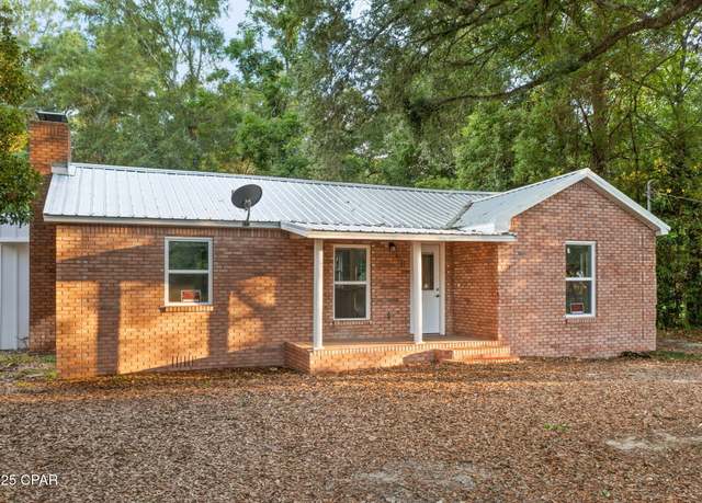 Property at 1001 White Ave, Graceville, FL 32440, 2 beds, 2 baths