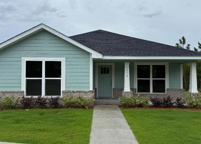 Property at 1232 Primrose Ln, Panama City, FL 32404, 3 beds, 2 baths