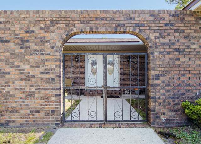Property at 322 Floyd Dr, Lynn Haven, FL 32444, 4 beds, 2 baths