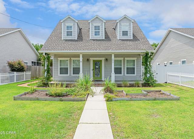 Property at 1017 W 11th St, Panama City, FL 32401, 3 beds, 2.5 baths