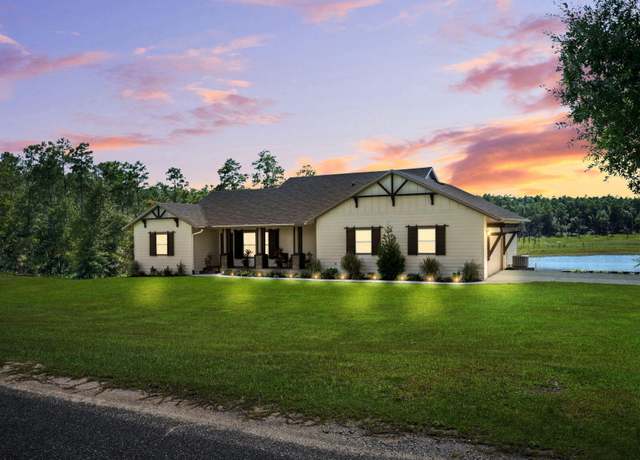 Property at 5080 Pine Ridge Dr, Chipley, FL 32428, 3 beds, 2.5 baths