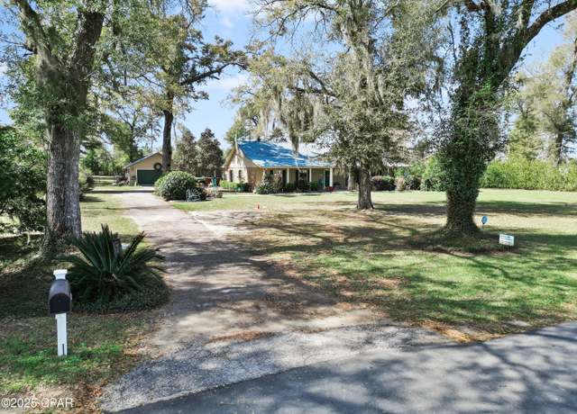 Property at 2779 Seminole Dr, Marianna, FL 32446, 4 beds, 2.5 baths