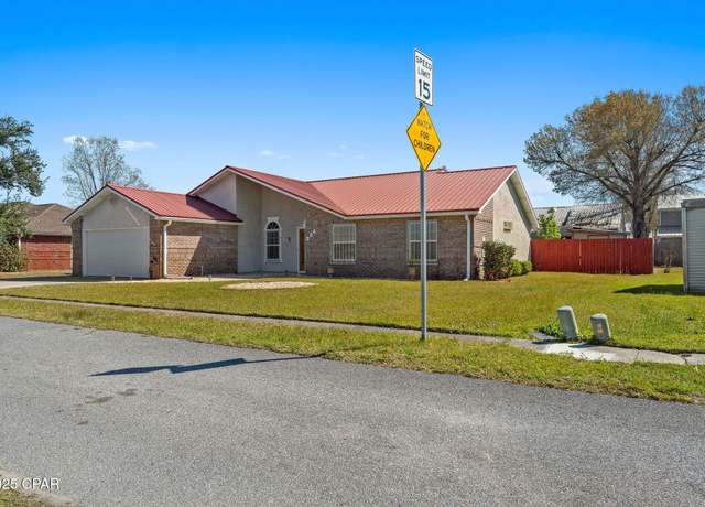 Property at 304 Shirley Dr, Panama City, FL 32404, 4 beds, 2 baths