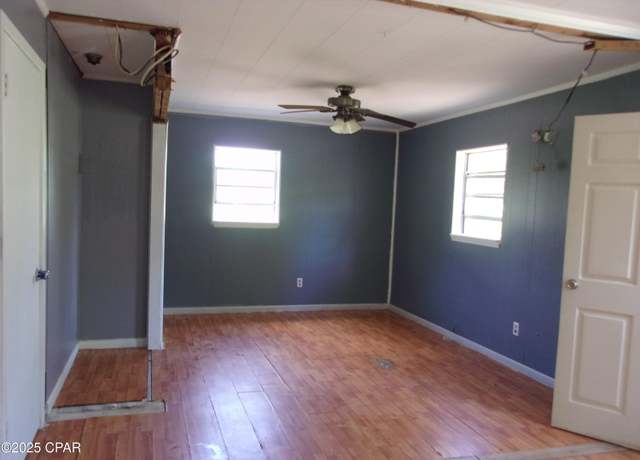 Property at 5437 Pearl St, Graceville, FL 32440, 2 beds, 1 bath