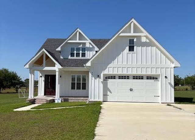 Property at 3391 Grey Oak Way, Marianna, FL 32446, 4 beds, 2.5 baths
