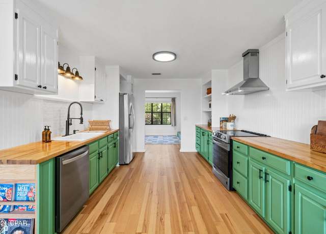 Property at 4229 Northshore Rd, Lynn Haven, FL 32444, 3 beds, 2.5 baths