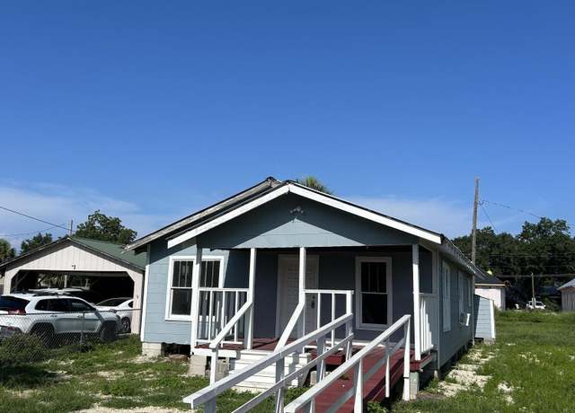 Property at 235 Central Ave, Panama City, FL 32401, 3 beds, 1 bath
