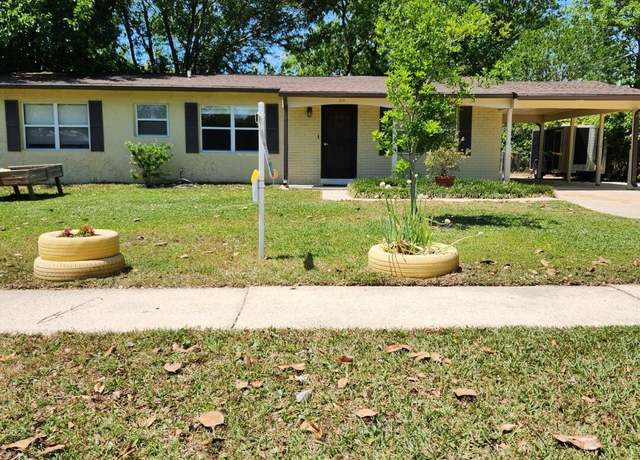 Property at 211 Annabelle Dr, Mary Esther, FL 32569, 4 beds, 2 baths