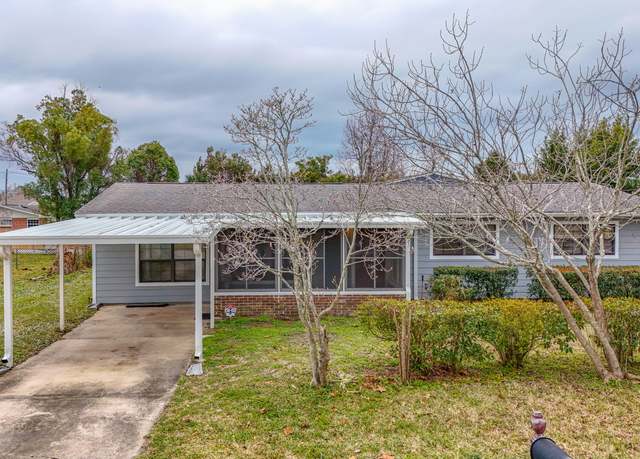 Property at 1215 W 22nd St, Panama City, FL 32405, 4 beds, 2 baths