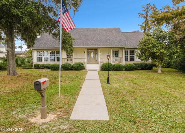 Property at 2206 W Beach Dr, Panama City, FL 32401, 3 beds, 2.5 baths