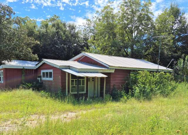 Property at 301 German Club Rd, Defuniak Springs, FL 32433, 4 beds, 1 bath