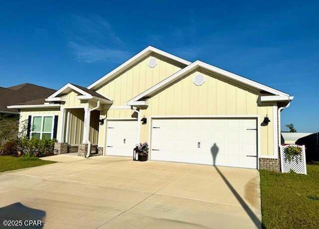 Property at 3052 Willie Dr, Panama City, FL 32409, 4 beds, 3.5 baths