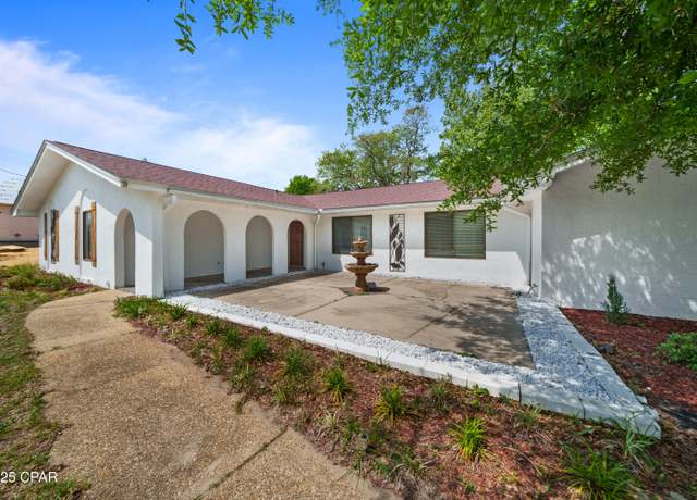 Property at 2194 Briawood Cir, Panama City, FL 32405, 4 beds, 3.5 baths