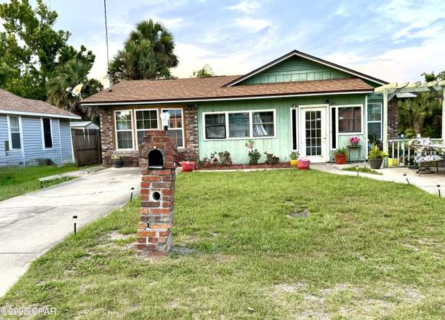Property at 221 Avenue E, Port St. Joe, FL 32456, 4 beds, 1 bath