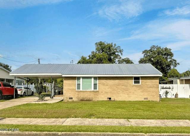 Property at 546 S 2nd St, Wewahitchka, FL 32465, 3 beds, 2 baths