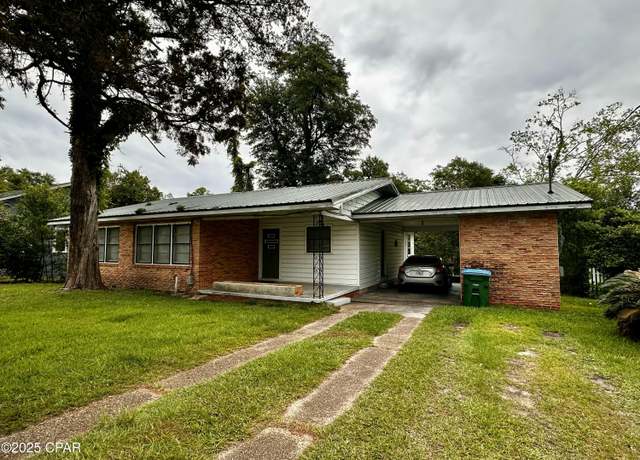 Property at 2958 Russ St, Marianna, FL 32446, 3 beds, 1.5 baths