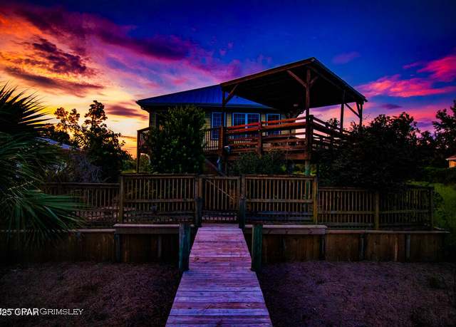 Property at 7325 Suwanee Ave Ave, Southport, FL 32409, 3 beds, 2.5 baths