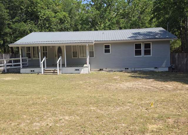 Property at 850 E Williams Ave, Crestview, FL 32539, 3 beds, 2 baths