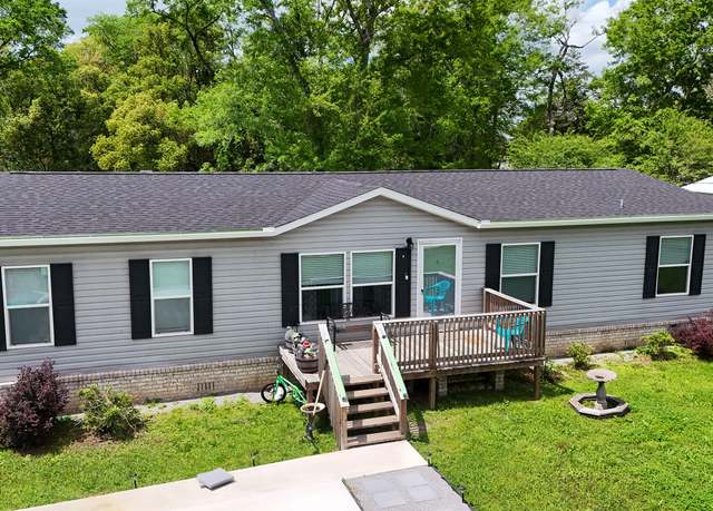 Property at 808 S 8th St, Chipley, FL 32428, 3 beds, 2 baths