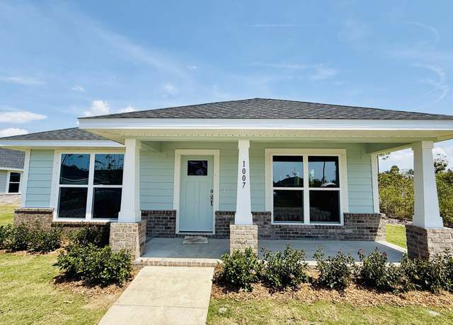 Property at 1007 Bayside St, Panama City, FL 32404, 3 beds, 2 baths
