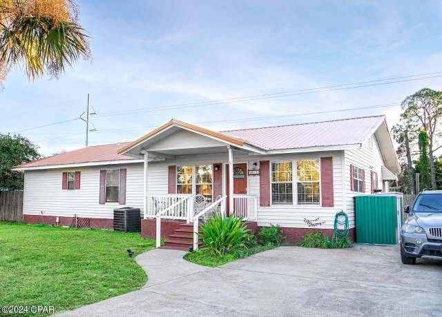 Property at 2016 Twin Oaks Dr, Panama City, FL 32408, 3 beds, 3 baths