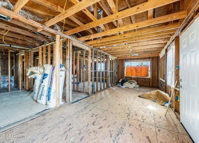 Property at 819 Russ Lake Dr, Panama City, FL 32404, 5 beds, 3 baths