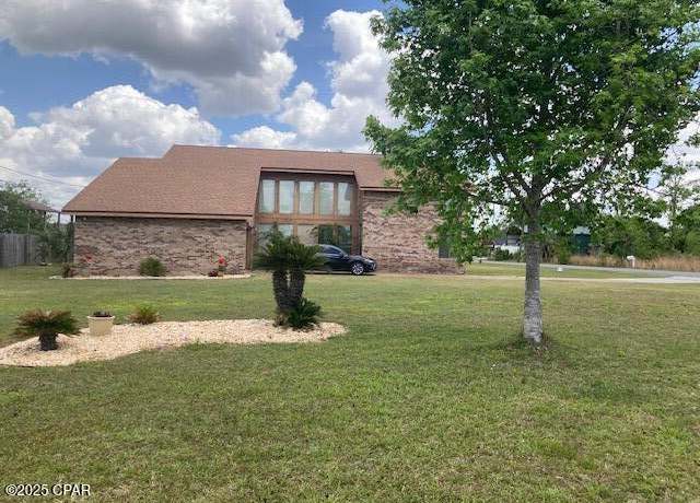 Property at 833 W Pierson Dr, Lynn Haven, FL 32444, 3 beds, 2.5 baths