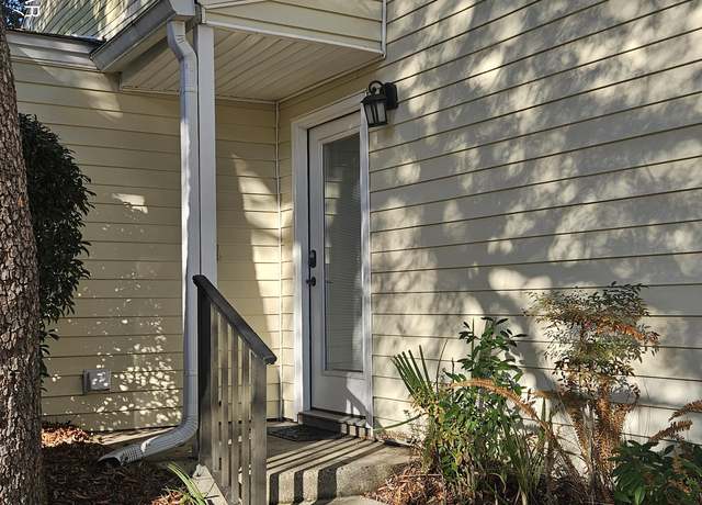 Property at 2026 Baker Ct #4, Panama City, FL 32401, 3 beds, 2.5 baths