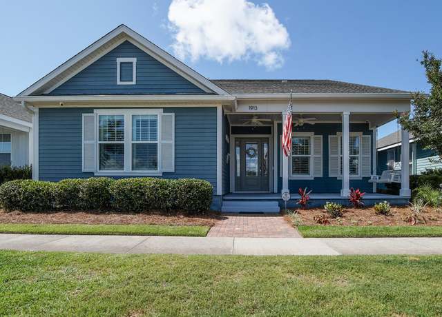 Property at 1913 Discovery Rd, Panama City, FL 32405, 5 beds, 3.5 baths