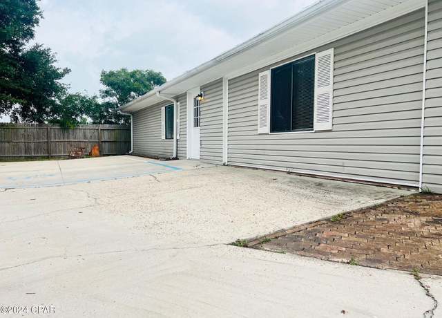 Property at 300 W 23rd Pl, Panama City, FL 32405, 2 beds, 1.5 baths