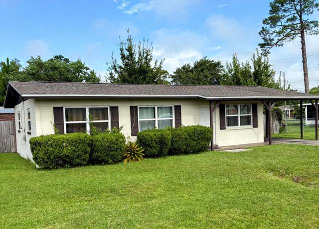 Property at 2023 Frankford Ave, Panama City, FL 32405, 3 beds, 1 bath