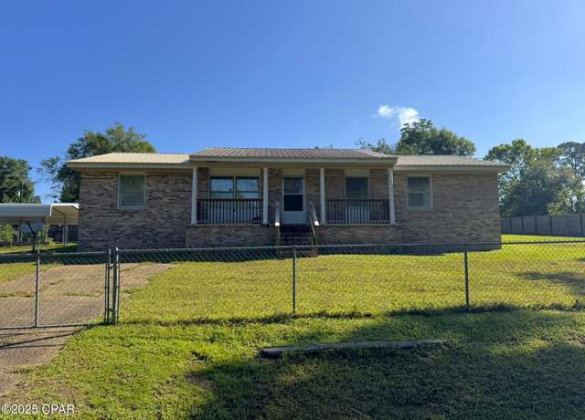 Property at 92 Cypress St, Chattahoochee, FL 32324, 3 beds, 2 baths