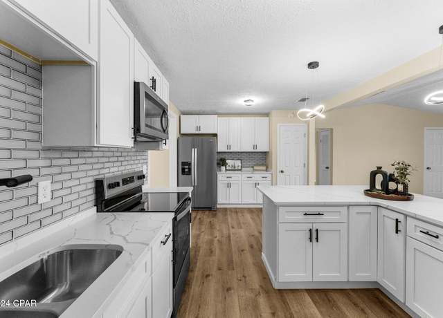 Property at 736 E Pine Forest Dr, Lynn Haven, FL 32444, 3 beds, 2 baths