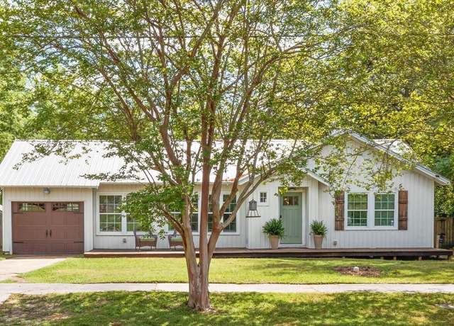 Property at 643 5th St, Chipley, FL 32428, 2 beds, 1 bath