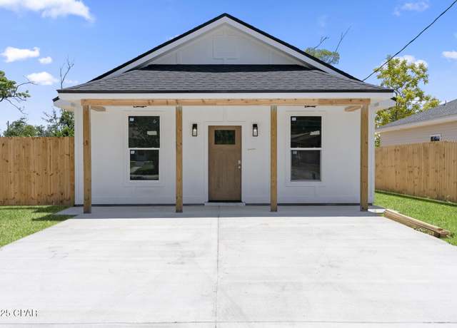 Property at 1214 Hamilton Ave, Panama City, FL 32401, 3 beds, 2 baths