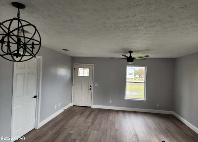 Property at 1040 S Katherine Ave, Panama City, FL 32404, 2 beds, 2 baths
