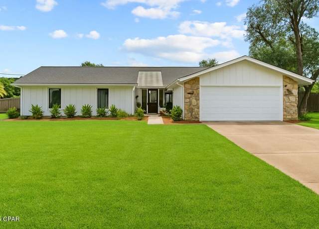 Property at 143 Queens Cir, Panama City, FL 32405, 4 beds, 2 baths