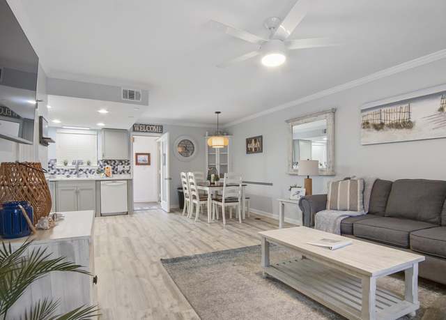 Property at 236 Robin Ln, Panama City Beach, FL 32407, 2 beds, 1.5 baths