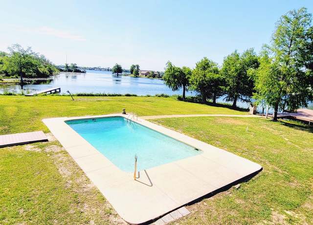Property at 4311 De Len Dr, Panama City, FL 32404, 4 beds, 4 baths