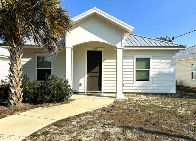 Property at 1924 Danford Ave, Panama City, FL 32405, 3 beds, 3 baths
