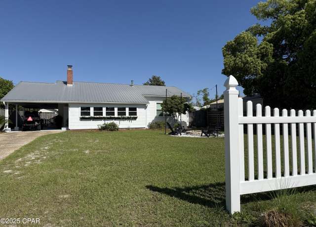 Property at 1404 Chestnut Ave, Panama City, FL 32401, 2 beds, 1.5 baths