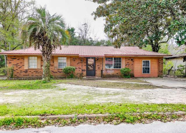 Property at 891 8th St, Graceville, FL 32440, 3 beds, 2 baths