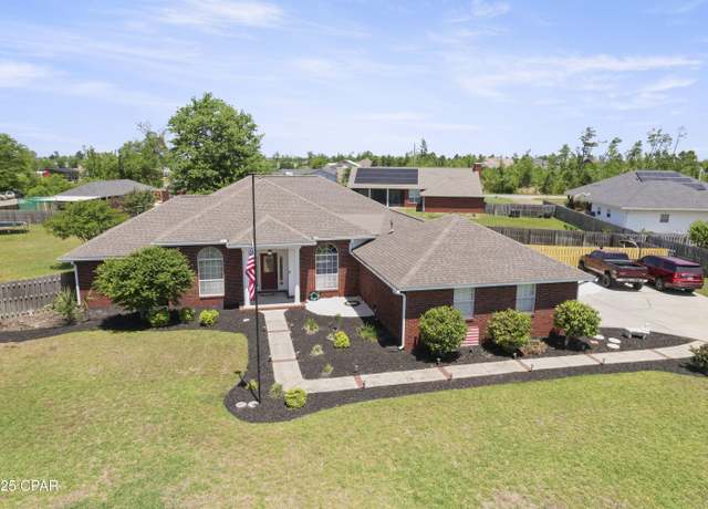Property at 924 N College Blvd, Lynn Haven, FL 32444, 4 beds, 2 baths