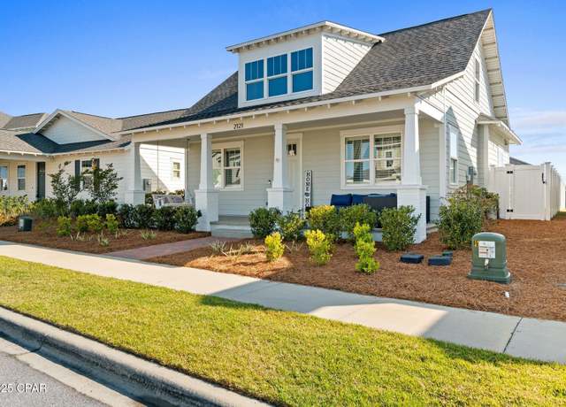 Property at 2121 Sedges Ave, Panama City, FL 32405, 3 beds, 2.5 baths