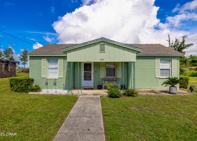 Property at 1313 Caldwell Dr, Panama City, FL 32401, 3 beds, 2 baths